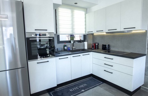 Gazi Apartment | Iris Penthouse: Luxury Acropolis View and Jacuzzi
