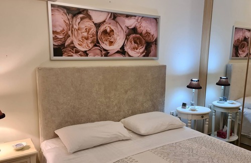 Karavomylos Apartment | IRIS Seafront/unique decoration/sunrise - long sunsets/10m from water