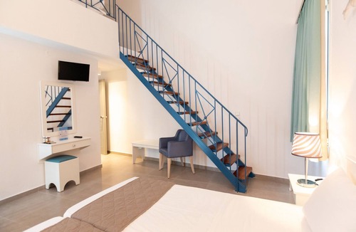 Skiathos Town Hotel | IRIS skiathos Maisonette Split Level Apartment
