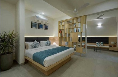 Panduranga Nagar Hotel | Iris Suites