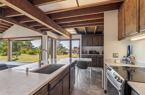 Manchester Cottage | Irish Beach Gem Scenic Views & Bbq Yard 1 Bedroom Cottage