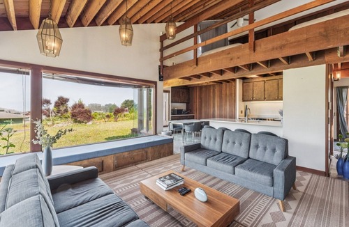 Manchester Cottage | Irish Beach Gem Scenic Views & Bbq Yard 1 Bedroom Cottage