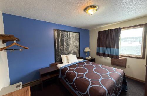 Iron Mountain Hotel | Iron Mountain Inn & Suites MI US 2