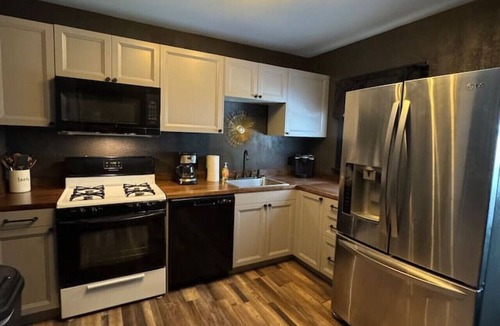Massillon Apartment | Ironworks Inn - Massillon
