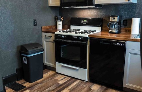 Massillon Apartment | Ironworks Inn - Massillon