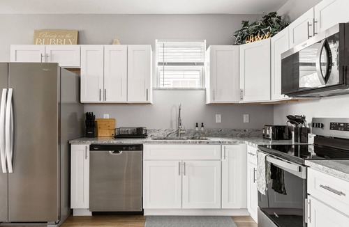 Near Eastside House | Irvington Style | Luxurious 3BR Prime Location
