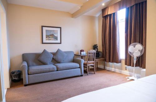 Banff Hotel | Irwin's Mountain Inn