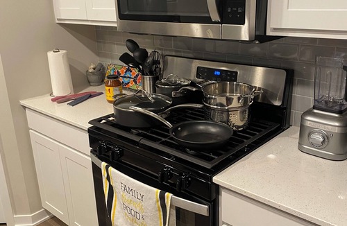 Ankeny House | Is this Heaven? No It’s Iowa! 4-bedroom home on pond in welcoming Ankeny w/Wifi