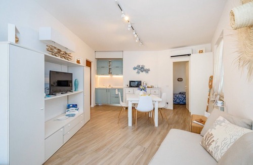 Finale Ligure Apartment | Isabel Beach and Bike Apartment with Private Garden and Wi-Fi
