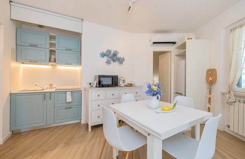 Finale Ligure Apartment | Isabel Beach and Bike Apartment with Private Garden and Wi-Fi