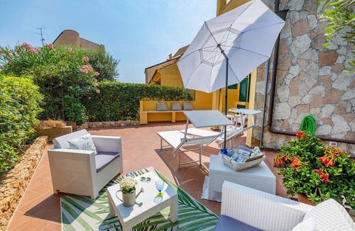 Finale Ligure Apartment | Isabel Beach and Bike Apartment with Private Garden and Wi-Fi