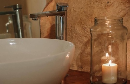 Sasso Caveoso Bed & Breakfast | Isabel Luxury Room