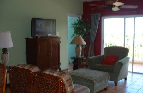 Arenales Bajos Condo | Isabela Beachfront Condo