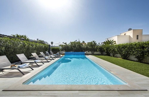 Castelo Villa | Isabella Blue