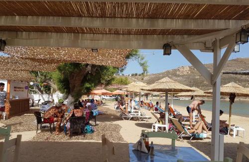 Serifos Hotel | ISALOS ROOMS ON THE BEACH