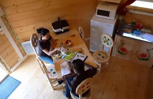 Dienne Cabin | Isba Yurt for 4–6 People