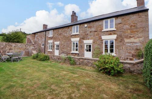 Nercwys House | Isfryn