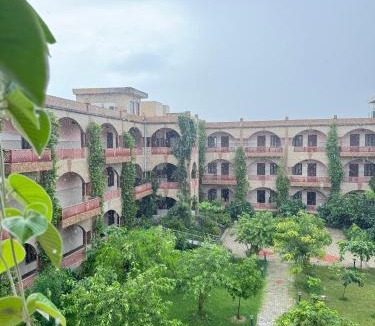 Mathura Hotel | ISKCON Govardhan Retreat Center