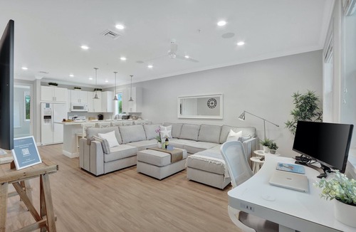 Islamorada Villa | Isla Kiwi: Waterfront Boutique Resort, FREE Boat Dockage Sept-Oct Only