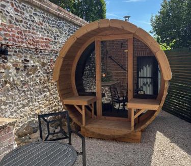 Bletchingley House | Isla's Den