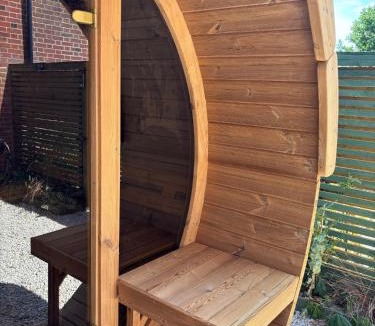 Bletchingley House | Isla's Den