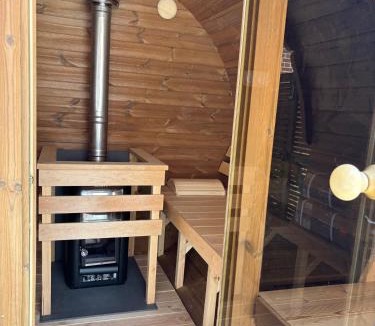 Bletchingley House | Isla's Den