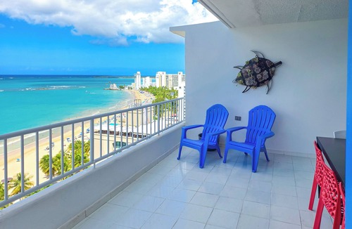 Isla Verde Condo | Isla Verde beachfront penthouse with panoramic ocean views