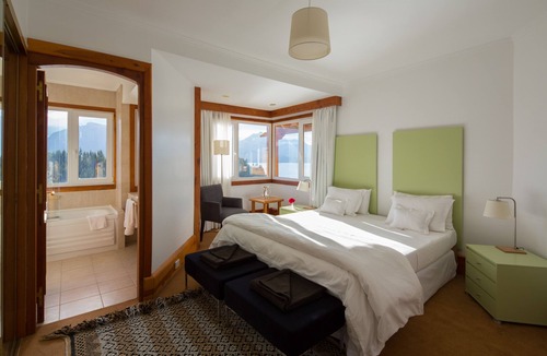 Victoria Island Hostel | Isla Victoria Lodge