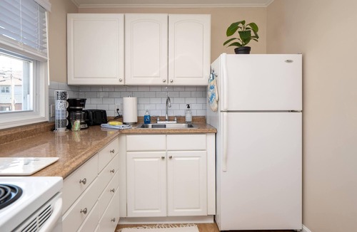 Jamestown Apartment | Island Apartment in the Heart of Jamestown