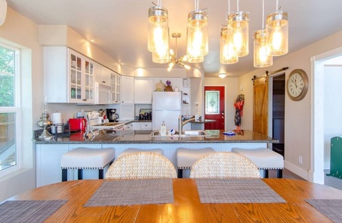 Allyn-Grapeview House | Island house located on Stretch Island close to Fair Harbor