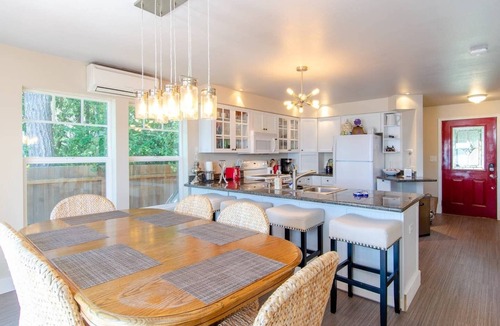 Allyn-Grapeview House | Island house located on Stretch Island close to Fair Harbor