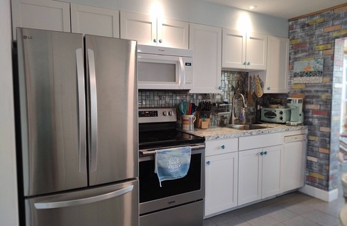 Ormond Ocean Gard House | Island life, tiki deck, short walk to beach and parks, close to shopping