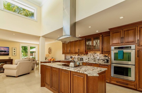 New Town House | *ISLAND OPULENCE @ MIDTOWN* Grand Private Home & Pool + LAST KEY SERVICES…
