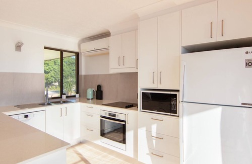 Forster Apartment | Island View 4 -Opposite Wallis Lake!