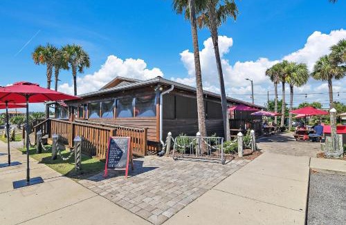 Fort Walton Beach House | Islander Beach Resort 2002