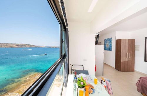 Qawra Apartment | Islet Promenade Studio with Hot Tub and Sea View