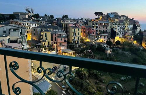 Corniglia Apartment | Isola Apartment with terrace and Stunning sea view