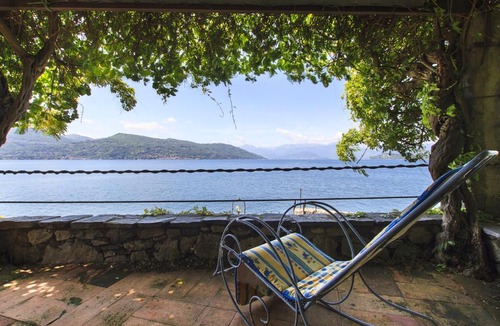 Ispra Villa | Ispra Villa Sleeps 13 Air Con WiFi