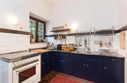 Ispra Villa | Ispra Villa Sleeps 8 WiFi