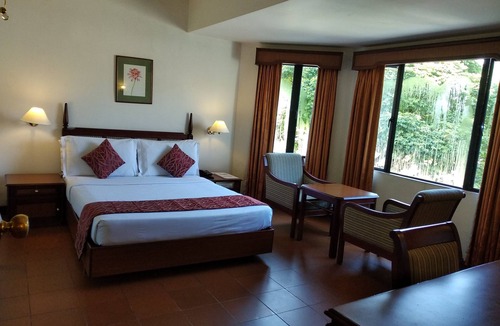 Munnar Hotel | Issacs Residency