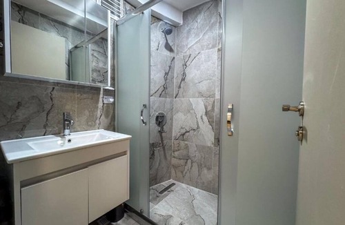 Alibeykoy Mahallesi Apartment | Istanbul Eyüpsultan Women Only Hostel : Quadruple Room