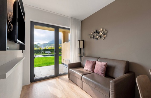 St. Pauls Apartment | Apartment Weingut Gasshof Alma with Mountain View, Pool and Sauna