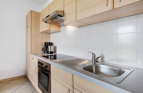 St. Pauls Apartment | Apartment 'Pink Lady' with Mountain View, Shared Terrace and Wi-Fi