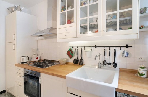 Castelvecchio di Rocca Barbena House | Apartment 'Al Frantoio' with Private Garden