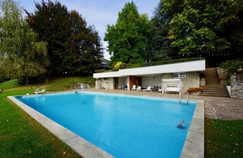 San Fermo della Battaglia Villa | Luxury Villa with Pool and Tennis Court