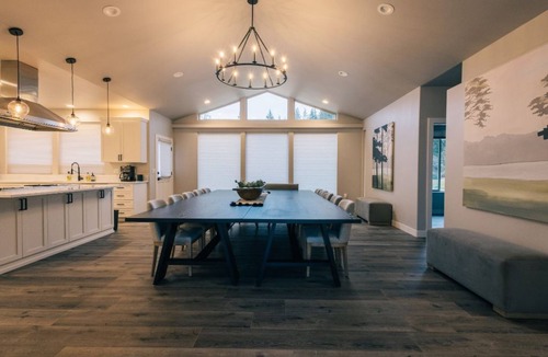 Arlington House | It Feels Like Paradise close to Angel Of The Winds Casino Resort