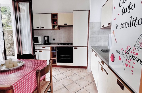 Campagnano di Roma House | Cà Sulà, large detached house with garden and beautiful lake view