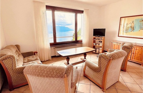 Campagnano di Roma House | Cà Sulà, large detached house with garden and beautiful lake view