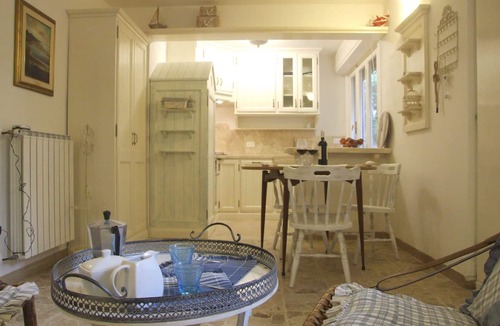 Marina di Castagneto Carducci Apartment | Lovely apartment for 4 people with WIFI and TV