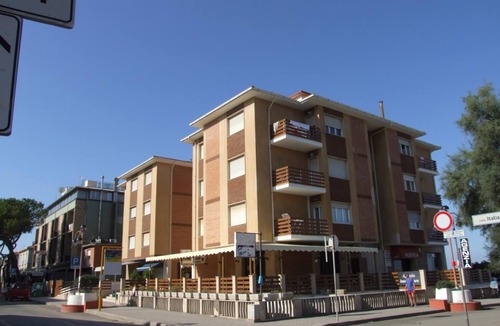 Marina di Castagneto Carducci Apartment | Le Finestre - One Bedroom Apartment, Sleeps 5